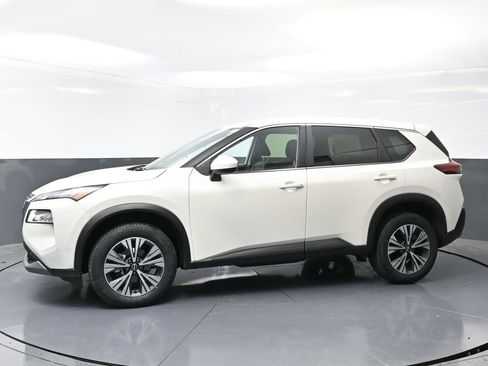 Used 2023 Nissan Rogue SV image 9