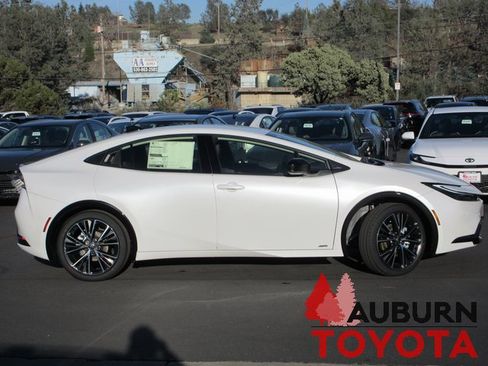 New 2026 Toyota Prius XLE image 2