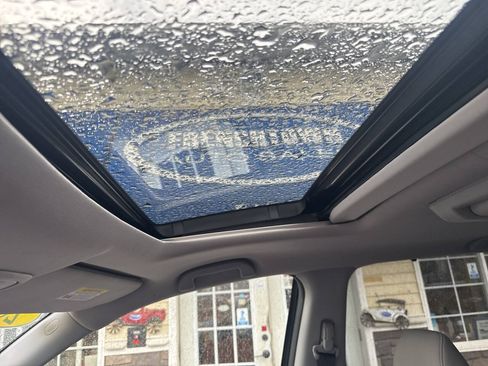 Used 2016 Honda Pilot Touring image 24