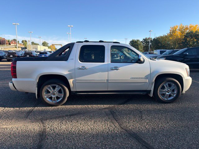 Used 2010 Chevrolet Avalanche LTZ AWD/4WD image 9