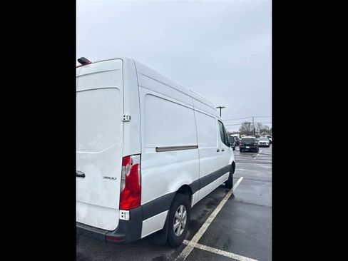 Used 2019 Mercedes-Benz Sprinter 144 image 3