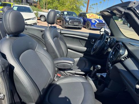 Used 2019 MINI Cooper Convertible image 57