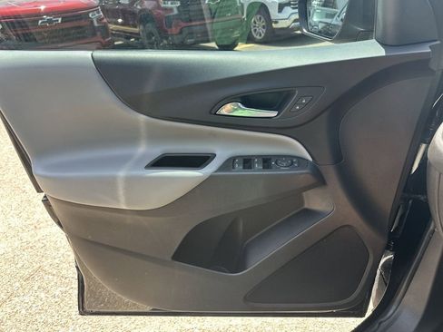 Used 2024 Chevrolet Equinox LS w/ LS Convenience Package image 29