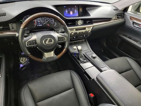 Used 2016 Lexus ES 350 w/ Premium Package w/Wood Trim image 35