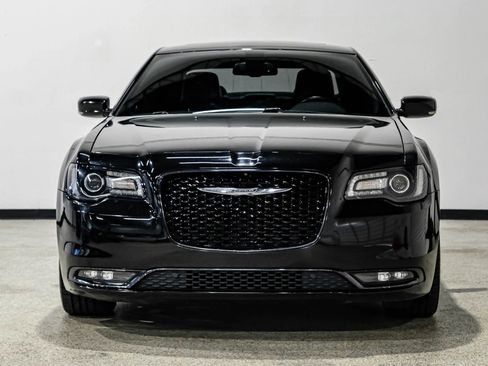 Used 2015 Chrysler 300 S w/ 300S Premium Group RWD image 3