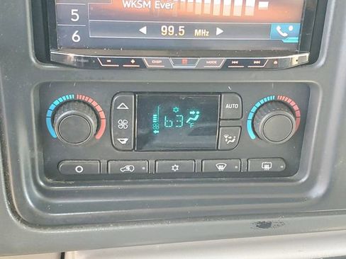 Used 2005 Chevrolet Tahoe Z71 w/ Preferred Equipment Group AWD/4WD image 27