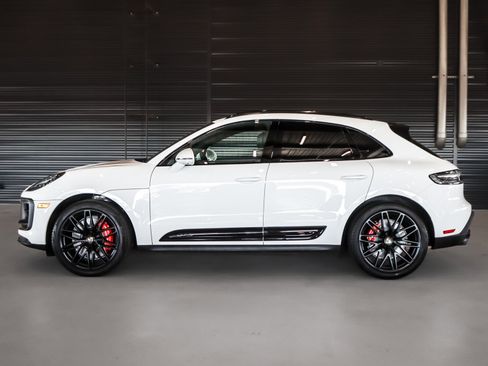 Used 2025 Porsche Macan GTS image 2