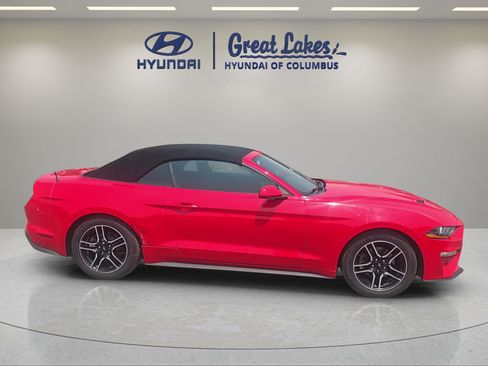 Used 2019 Ford Mustang Convertible RWD image 6