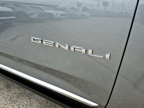 New 2026 GMC Yukon XL Denali w/ Denali Reserve Package AWD/4WD image 10