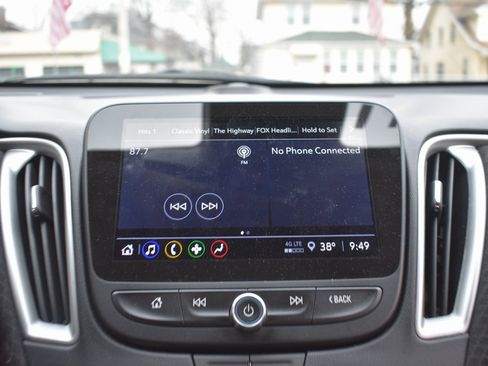 Used 2024 Chevrolet Malibu LT image 17