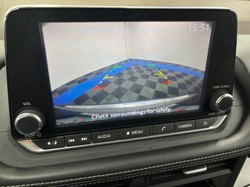 Used 2023 Nissan Rogue SV FWD image 5