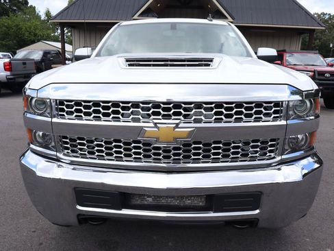 Used 2019 Chevrolet Silverado 2500 LT AWD/4WD image 2