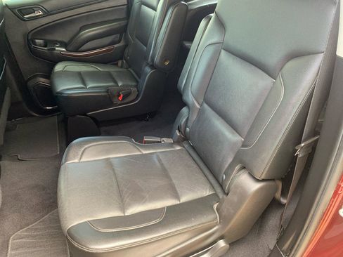 Used 2020 GMC Yukon XL SLT AWD/4WD image 25