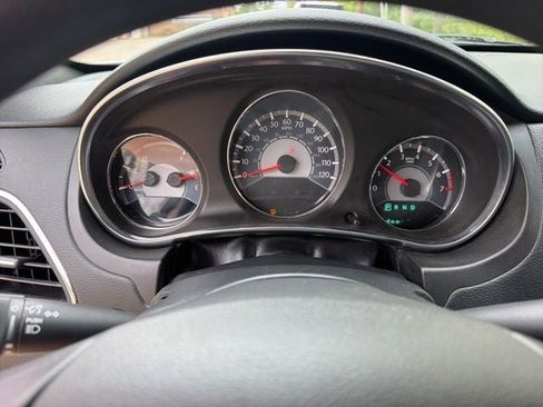 Used 2013 Chrysler 200 LX FWD image 9