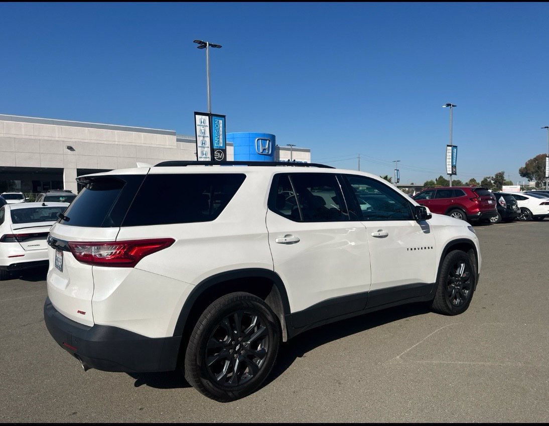 Used 2020 Chevrolet Traverse RS w/ LPO, Floor Liner Package FWD image 3