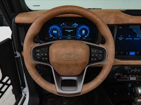 Used 2025 Ford Bronco Outer Banks image 44