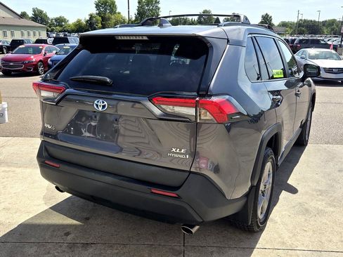 Used 2023 Toyota RAV4 XLE image 5