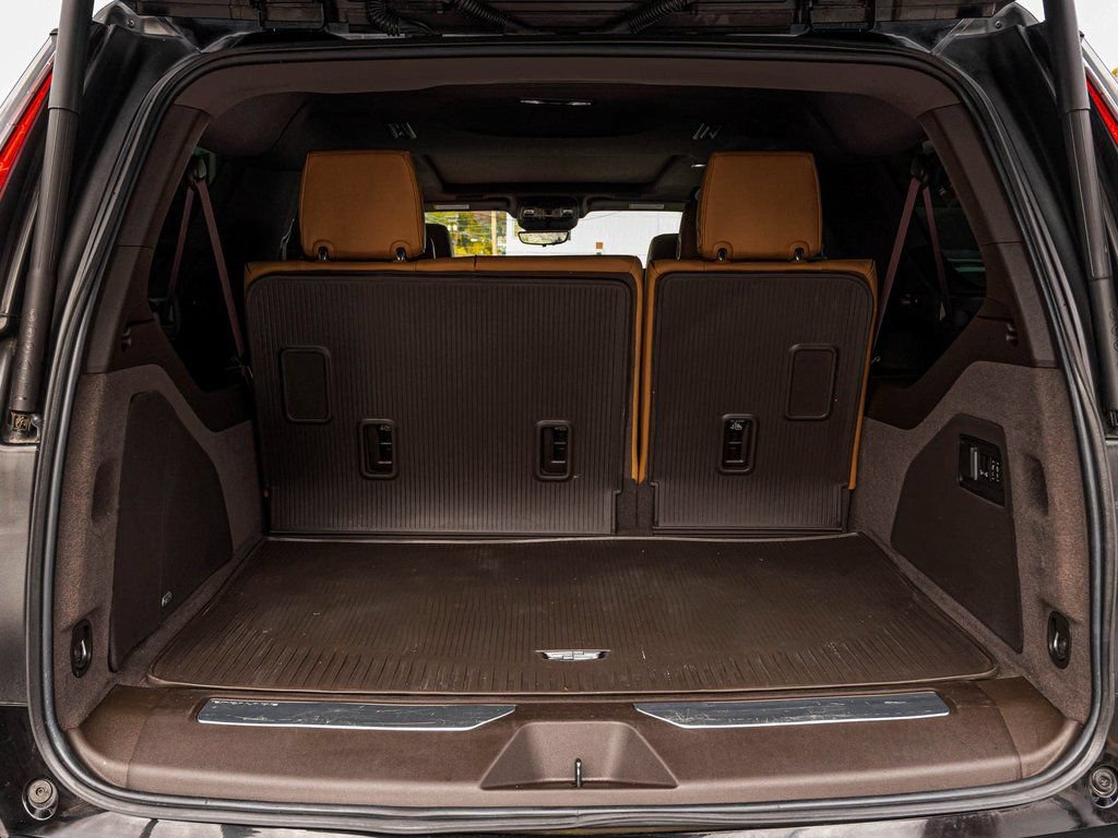 Used 2023 Cadillac Escalade ESV Sport w/ LPO, Floor Liner Package AWD/4WD image 39
