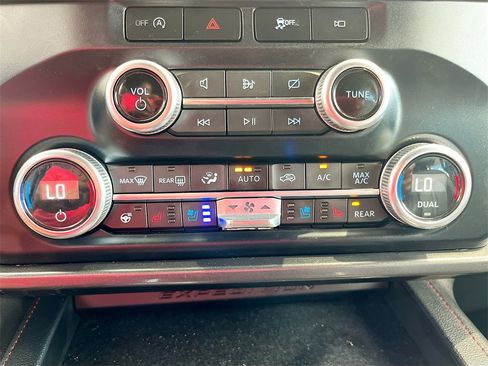 Used 2024 Ford Expedition Max Limited image 16