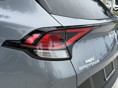Used 2025 Kia Sportage EX FWD image 10