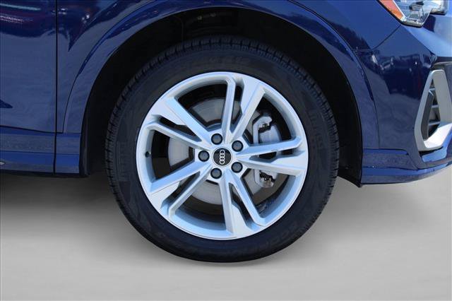 Used 2022 Audi Q3 2.0T Premium w/ Convenience Package AWD/4WD image 14