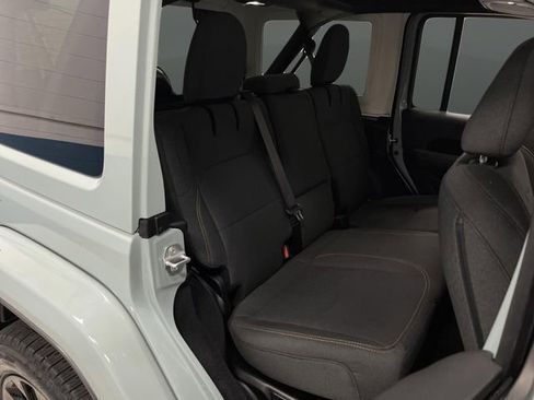 Used 2024 Jeep Wrangler Unlimited Sahara image 30