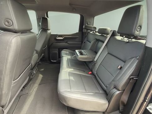 Used 2025 GMC Sierra 1500 SLT AWD/4WD image 19