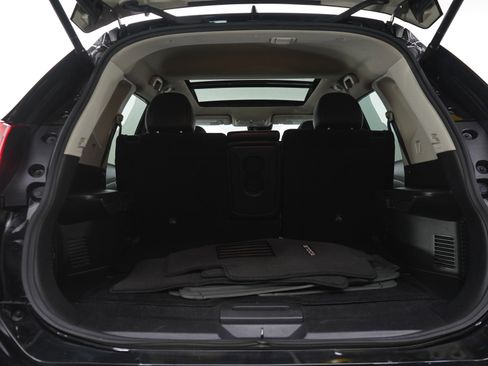 Used 2020 Nissan Rogue SL w/ Premium Package image 16