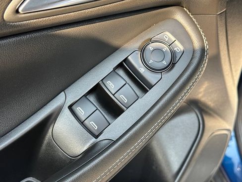 Used 2023 Buick Encore GX Preferred w/ Cold Weather Comfort Package AWD/4WD image 38