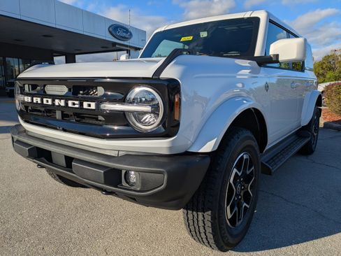 New 2025 Ford Bronco Outer Banks AWD/4WD image 8