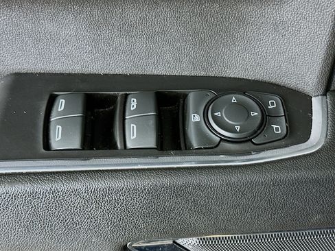 Used 2023 Chevrolet Silverado 1500 LT image 15