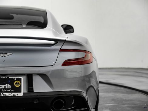 Used 2014 Aston Martin Vanquish Coupe image 12