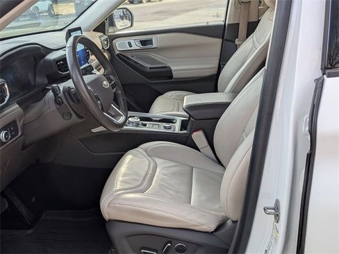 Used 2020 Ford Explorer Platinum w/ Premium Technology Package image 14