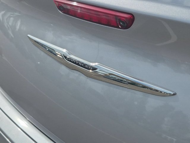 Used 2017 Chrysler 300 S AWD/4WD image 9