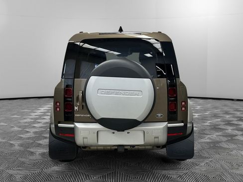 Used 2020 Land Rover Defender 110 SE image 4