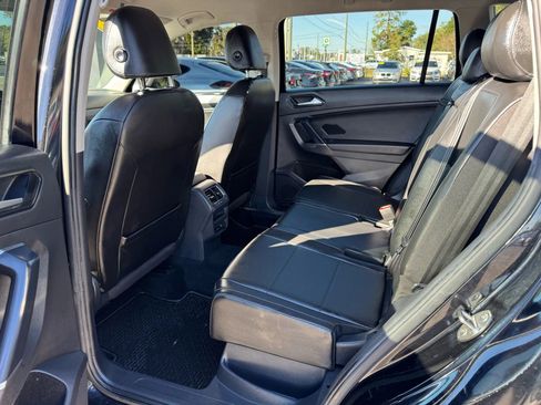 Used 2018 Volkswagen Tiguan SE image 8