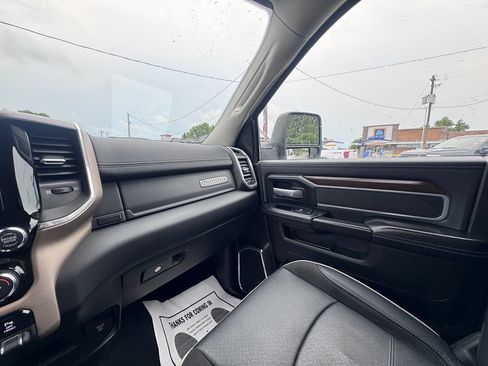 Used 2024 RAM 2500 Laramie w/ Safety Group AWD/4WD image 29
