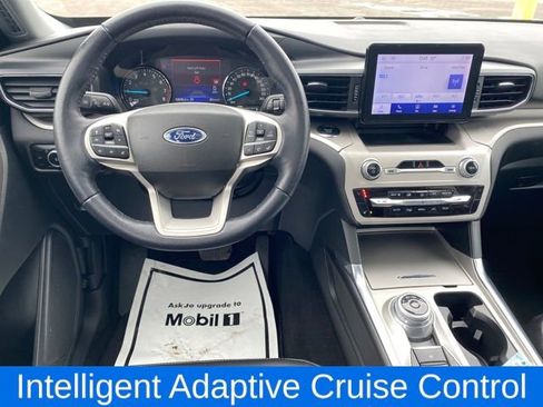 Used 2023 Ford Explorer XLT image 5