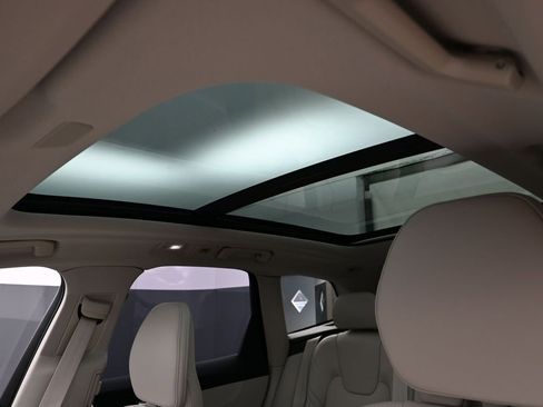 New 2026 Volvo XC60 B5 Ultra w/ Protection Package Premier image 11