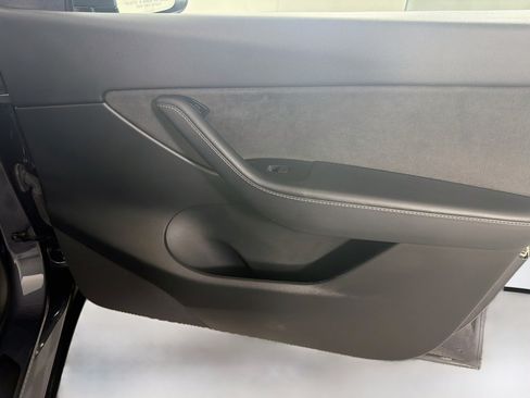 Used 2022 Tesla Model Y Performance AWD/4WD image 31