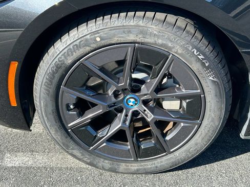 Used 2024 BMW i4 eDrive35 w/ Premium Package RWD image 9