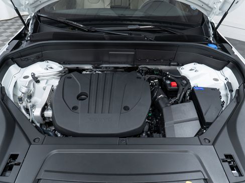 New 2026 Volvo XC90 B5 Plus w/ Protection Package image 9