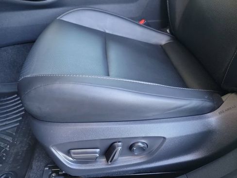Used 2025 Toyota Prius FWD image 21