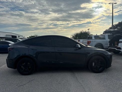 Used 2026 Tesla Model Y Long Range AWD/4WD image 4