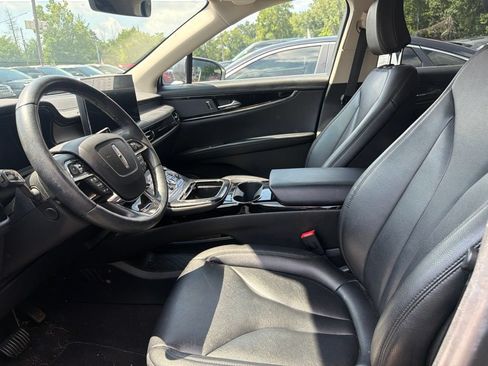 Used 2023 Lincoln Nautilus AWD w/ Premium Package image 9