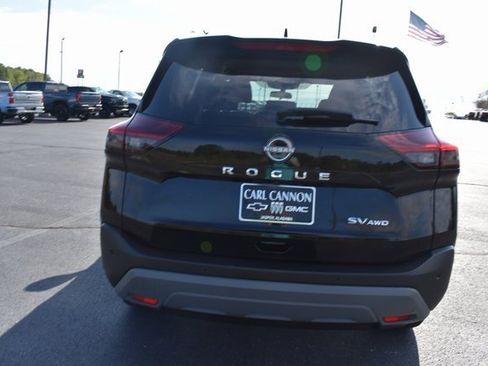 Used 2023 Nissan Rogue SV image 5