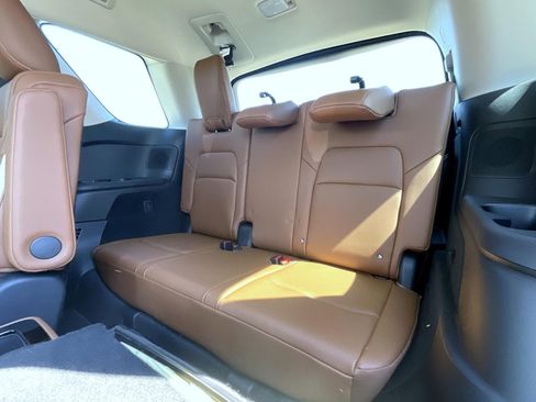 New 2026 Nissan Pathfinder Platinum AWD/4WD image 20