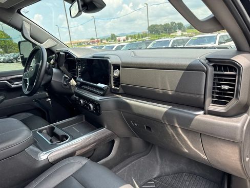 Used 2024 Chevrolet Silverado 2500 LTZ w/ LTZ Convenience Package AWD/4WD image 15