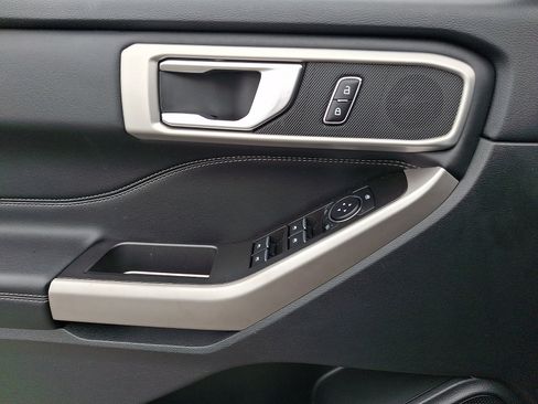 Certified 2023 Ford Explorer XLT AWD/4WD image 13