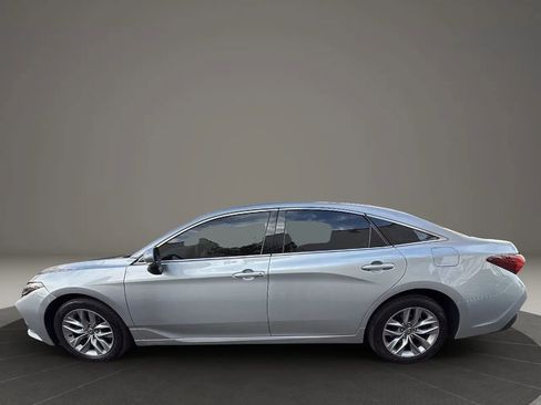 Used 2022 Toyota Avalon XLE image 8